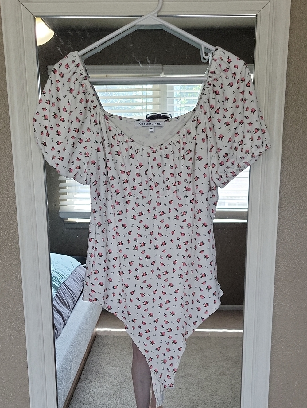 Celebrity Pink White Floral Puff-Sleeve Bodysuit with Red Rose Print XXL